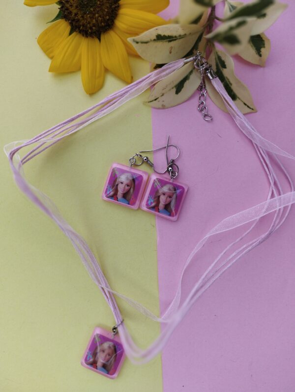 barbies necklace set